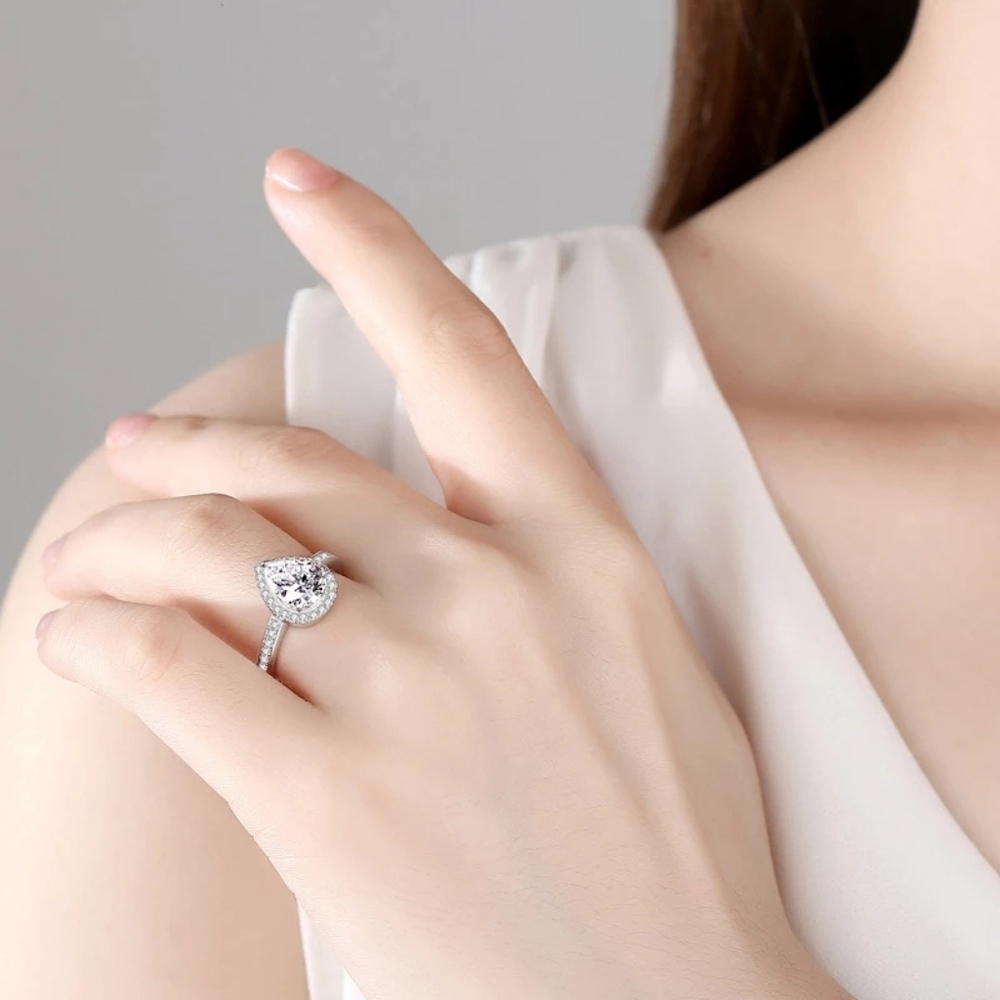 NEW Silver 925 Pear Cut White Crystal Ring - Picture 2 of 5